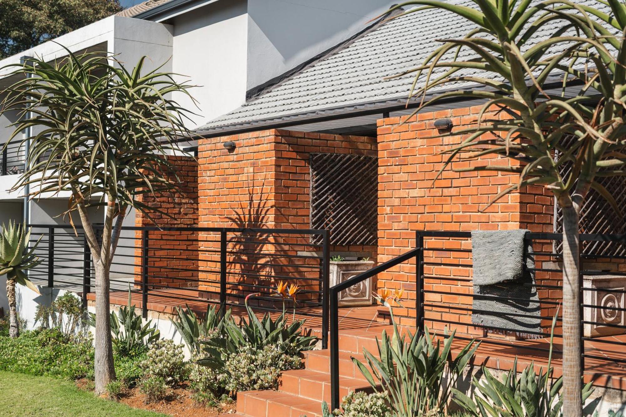 The Wild Peach - Menlyn Hotel Pretoria Exterior photo